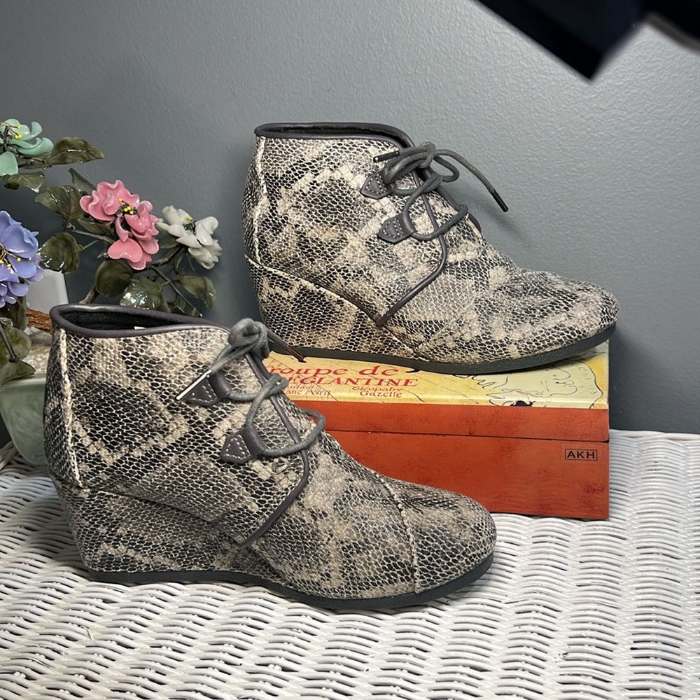 Toms Wedge Ankle Boots